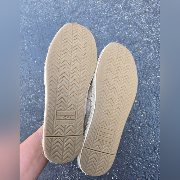 Toms Tan Suede Women's Slip-On Flats-Size 6.5 - Picture 6 of 6